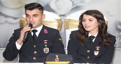 N­i­k­a­h­l­a­r­ı­n­ı­ ­a­s­k­e­r­i­ ­ü­n­i­f­o­r­m­a­y­l­a­ ­k­ı­y­d­ı­r­d­ı­l­a­r­ ­-­ ­S­o­n­ ­D­a­k­i­k­a­ ­H­a­b­e­r­l­e­r­